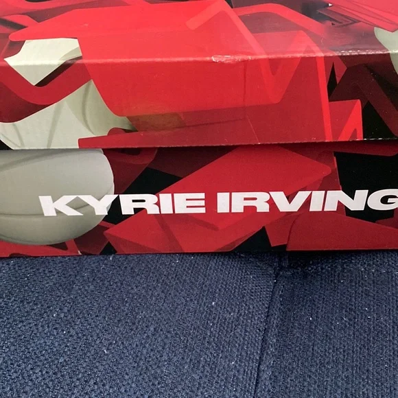 Kyrie Irving Uncle Drew , limited edition. men’s 10.5 Kyrie 4  main image 2